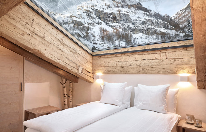 Schluhmattstrasse 55. Tél. +41 27 967 76 76. www.firefly-zermatt.ch / www.slh.com  – Nos hôtels en Suisse