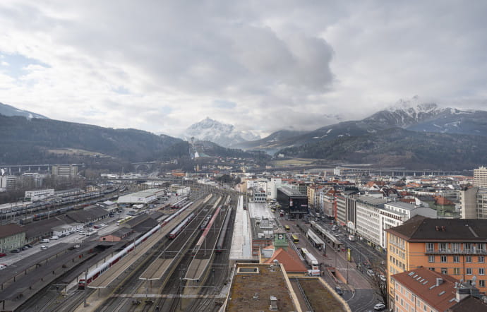 innsbruck-autriche-capitale-alpes-montagne-zoom-1-56