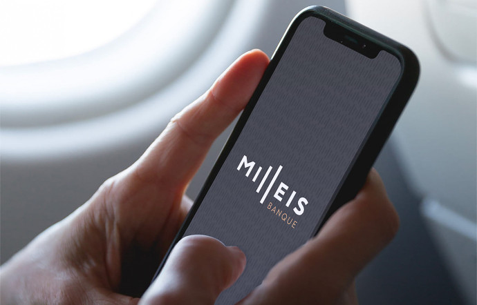 Grâce à l’application Milleis Banque les clients peuvent accéder à leur comptes et aux services bancaires partout et à tout moment.