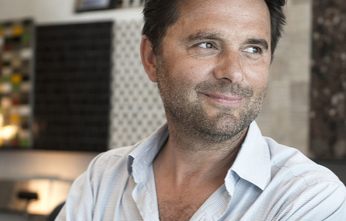 Dominique Desimpel, esthète dont le showroom se situe à Knokke.