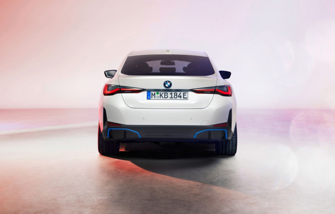 bmw-i4-voiture-electrique-gran-coupe-insert-05