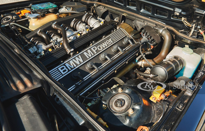 encheres-2021-sotheby-mercedes-voitures-collection-youngtimer-fiat-ferrari-bmw-m3-insert-14-m6