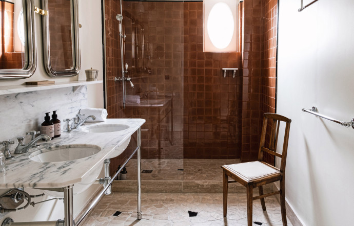 55, boulevard de Rochechouart, Paris 9e. Tél. +33 (0)1 42 81 91 00. www.hotelrochechouart.com