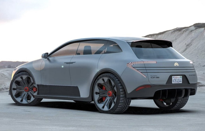 La voiture électrique à énergie solaire, c’est pour bientôt. 2024 selon Humble Motors, un très jeune constructeur américain qui vient de présenter One, son SUV compact équipé de panneaux photovoltaïques.
