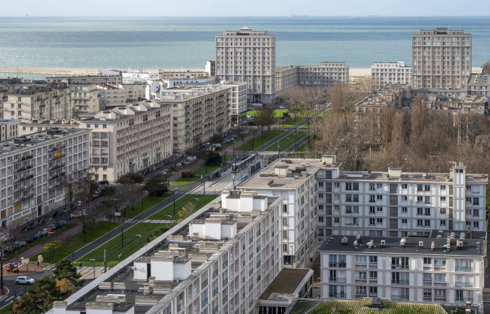 Depuis 2012, une ligne de tramway dessert le nord et l’est de la ville. Nom de la station de départ : La Plage !