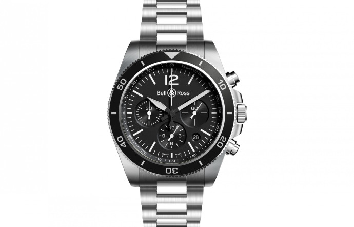 Montre Bell & Ross BR V3-94 Black Steel Chronographe, boîtier de 43 mm et bracelet en acier, mouvement mécanique à remontage automatique, compteurs des heures, minutes et secondes, lunette bidirectionnelle, échelle tachymètre de rehaut, fond en verre saphir, étanche à 100 m, 4 200 €.