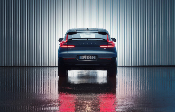 volvo-c40-recharge-voiture-electrique-suv-insert-04