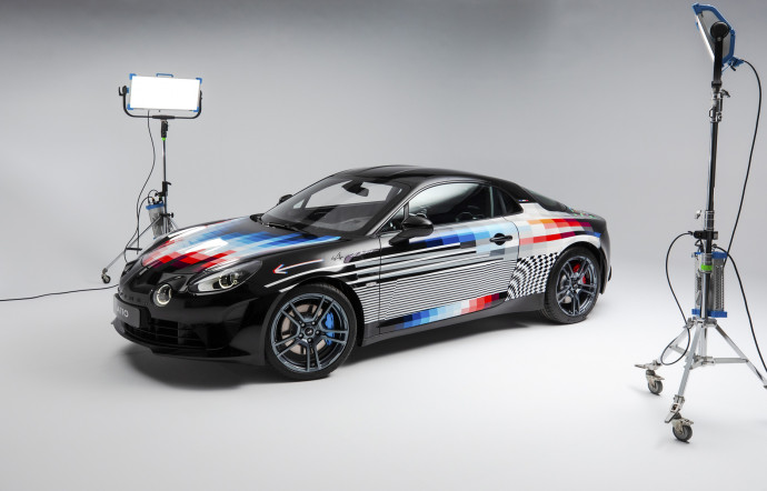 alpine-a110s-x-felipe-pantone-collab-automobile-voiture-art-1-56