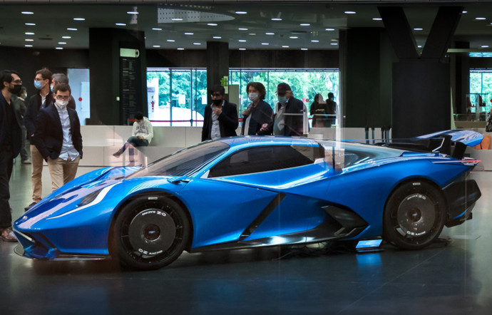 estrema-fulminea-voiture-electrique-supercar-italie-1-56