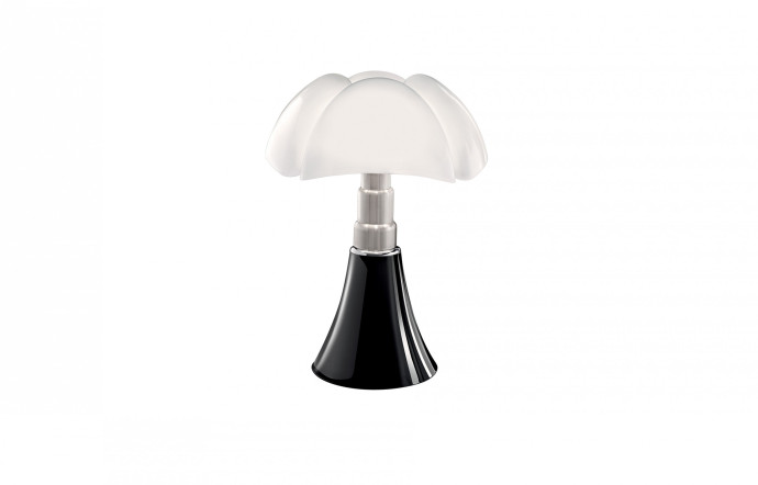 Martinelli Luce sur madeindesign.com, 1 210 €. – Les classiques du design italien
