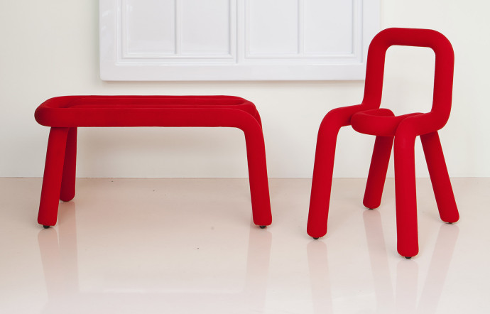 Bold, la chaise très graphique du collectif belgo-suisse Big Game, éditée par Moustache.