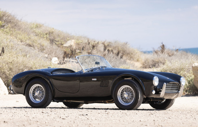 Shelby Cobra 289, 1964, estimée entre 900 000 et 1 000 000 $.