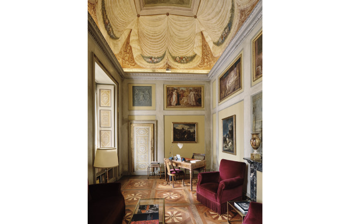 Construite au bord du lac de Côme, la Villa d’Este est un palais Renaissance du XVIe siècle, devenu un palace en 1873.