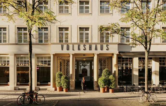 Rebgasse 12-14, Postfach 603. Tél. +41 61 690 93 00. Volkshaus-basel.ch – Escales en Europe cet été : 5 spots de Bâle à Mykonos