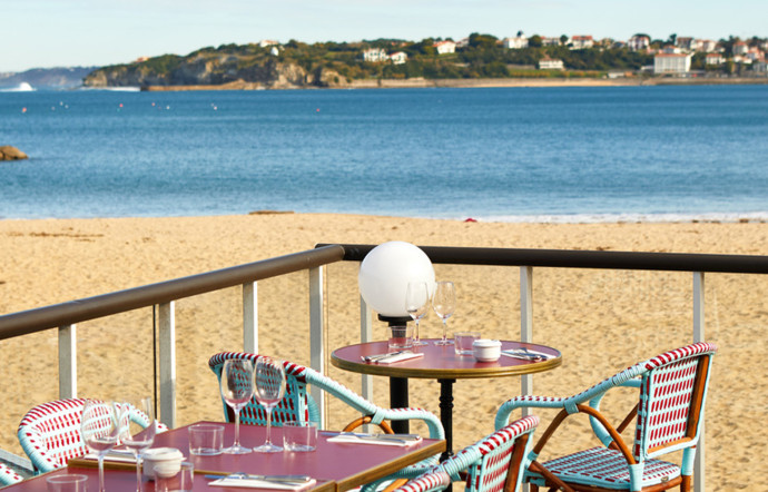 Plage de Socoa, 2, allée André-Hiriart. Tél. (0)5 59 47 43 79. restaurantalaia.com