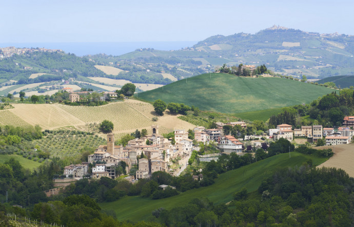 italie guide marches road trip maserati ghibli hybrid - the good life