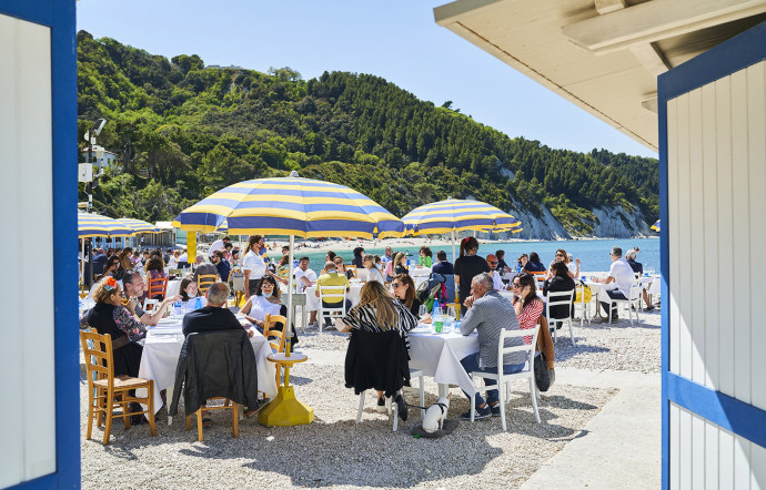 Portonovo, spot idéal pour lézarder au soleil, faire quelques brasses et éventuellement combler son appétit, au Marcello.