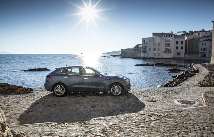 Le Maserati Levante Hybrid, présenté fin juillet à Saint-Tropez.