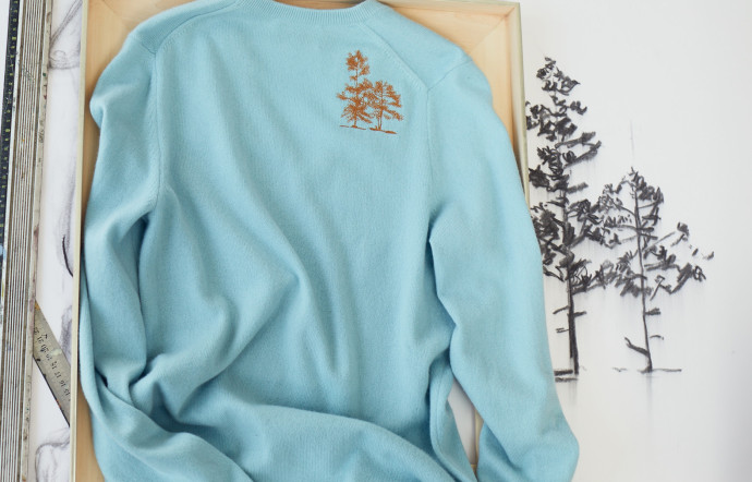 La collection capsule Horizons est disponible dans toutes les boutiques Eric Bompard et sur le site eric-bompard.com.
