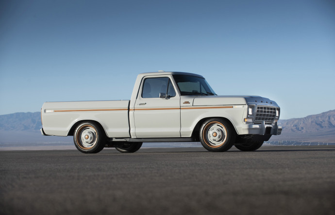 La Ford F 100 Eluminator, un concept de voiture rétrofit électrique.