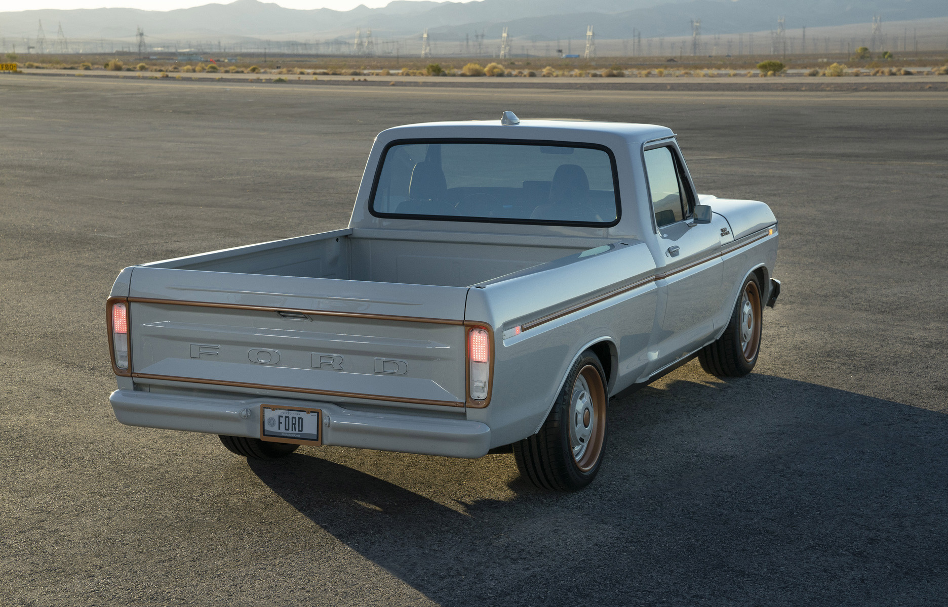 Ford F 100 eluminator concept rétrofit électrique - the good life