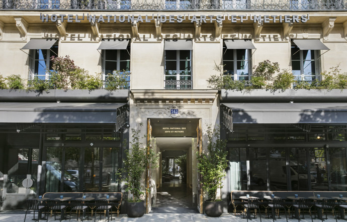 243, rue Saint‑Martin. Tél. +33 (0)1 80 97 22 80. hotelnational.paris