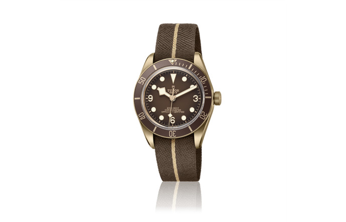 Tudor, 4 250 €.