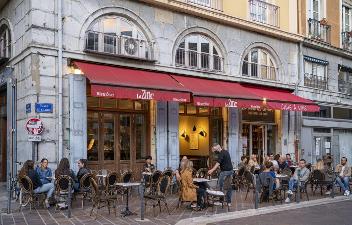 5, rue Auguste‑Gaché. lezincbar.com