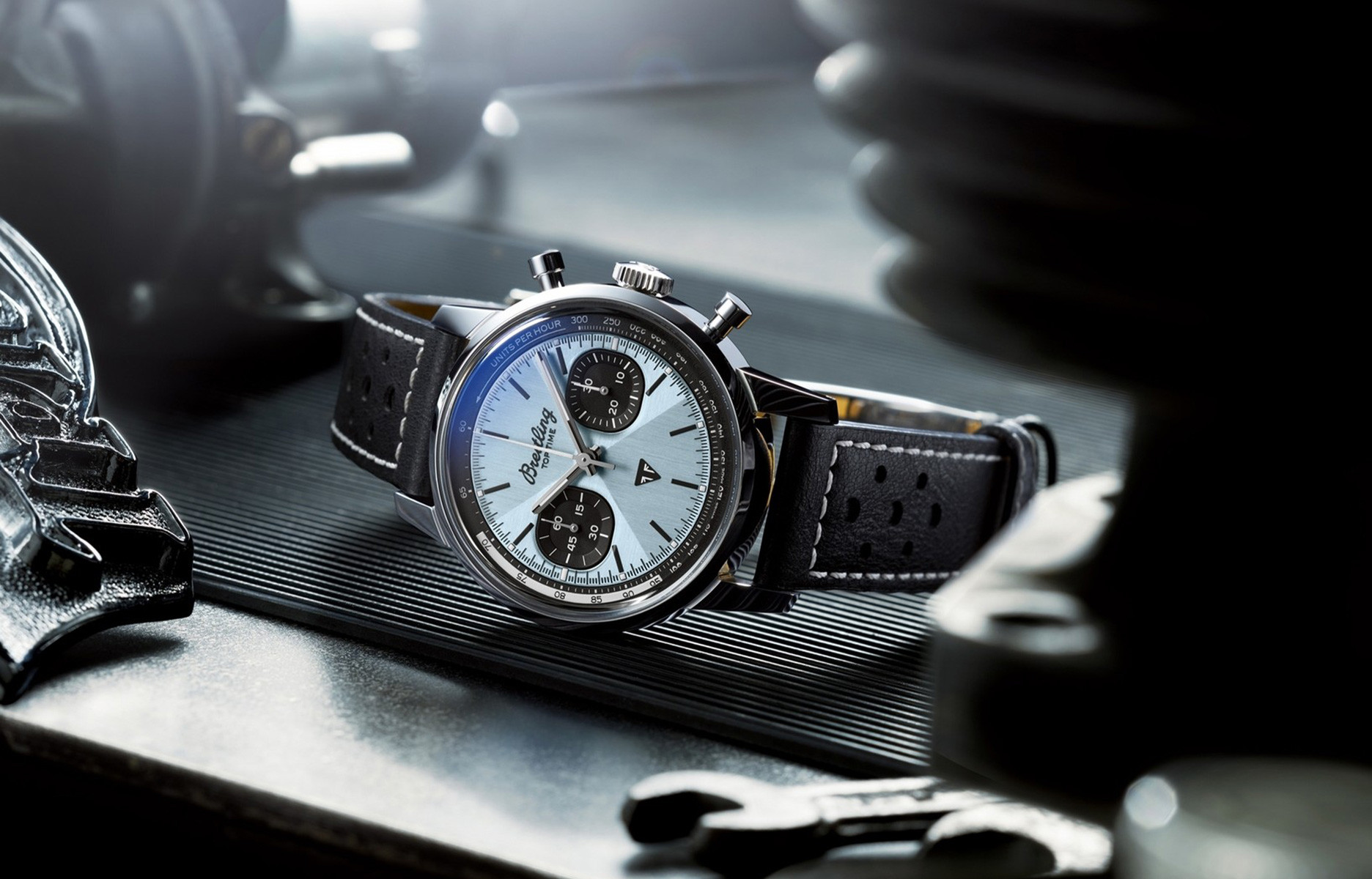 Montre et moto Breitling x Triumph le mariage d’une Top Time et d’une Speed Twin- the good life