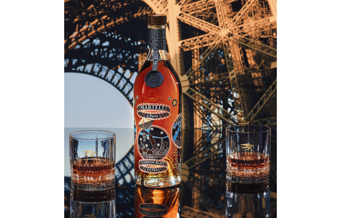 La bouteille collector du Cognac Martell à Paris.