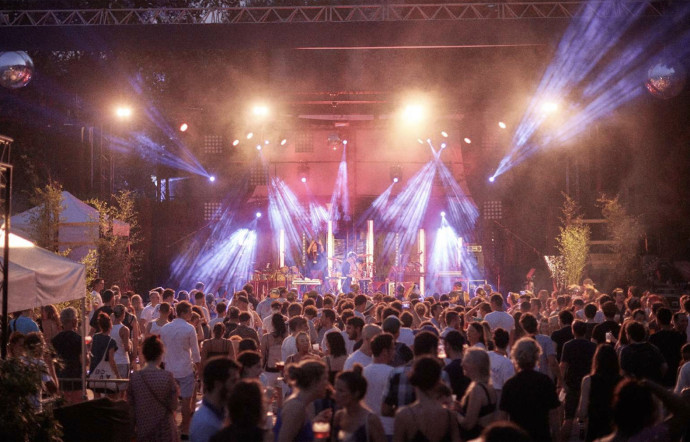 The Good Playlist La Crème Festival 2022 pop et électro les pieds dans eau - the good life