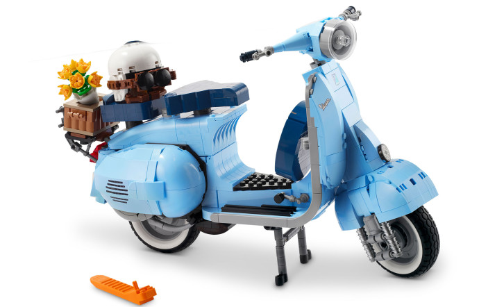 Lego, 100€.