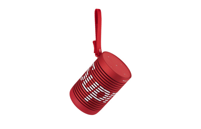 Beosound Explore Supreme Edition, Bang & Olufsen x Supreme, 258 €.  www.supremenewyork.com
