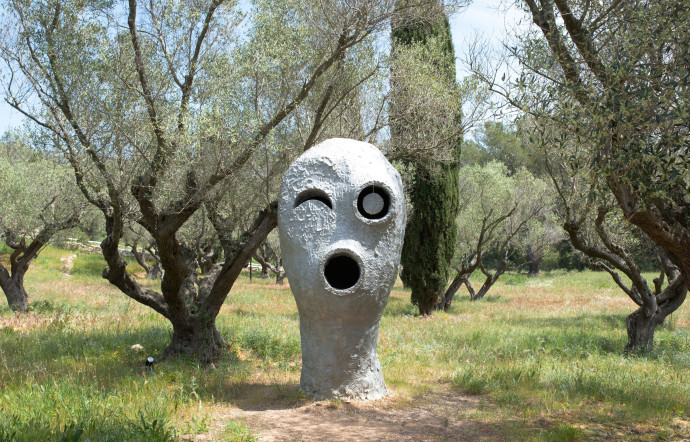 Depuis son ouverture en 2018, cette galerie géante expose, sur plus de 2 000 m2, la collection d’art contemporain de la fondation Édouard Carmignac.