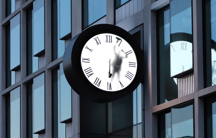 Art et horlogerie quand les artistes remettent les pendules à l’heure - the good life