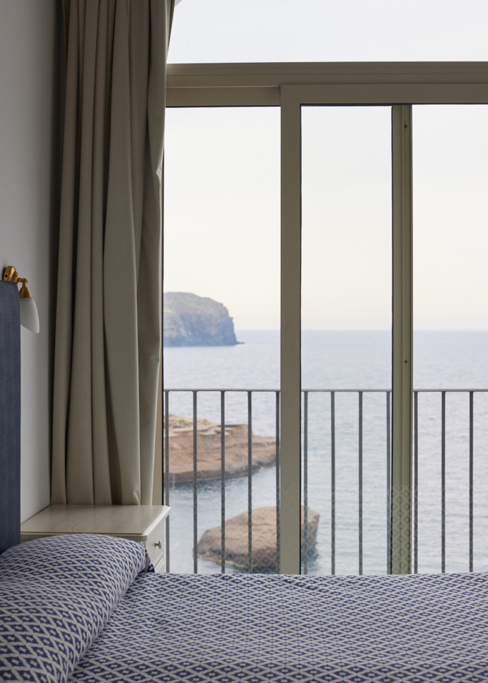 La simplicité et le luxe de la mer à perte de vue, à la villa Julia.