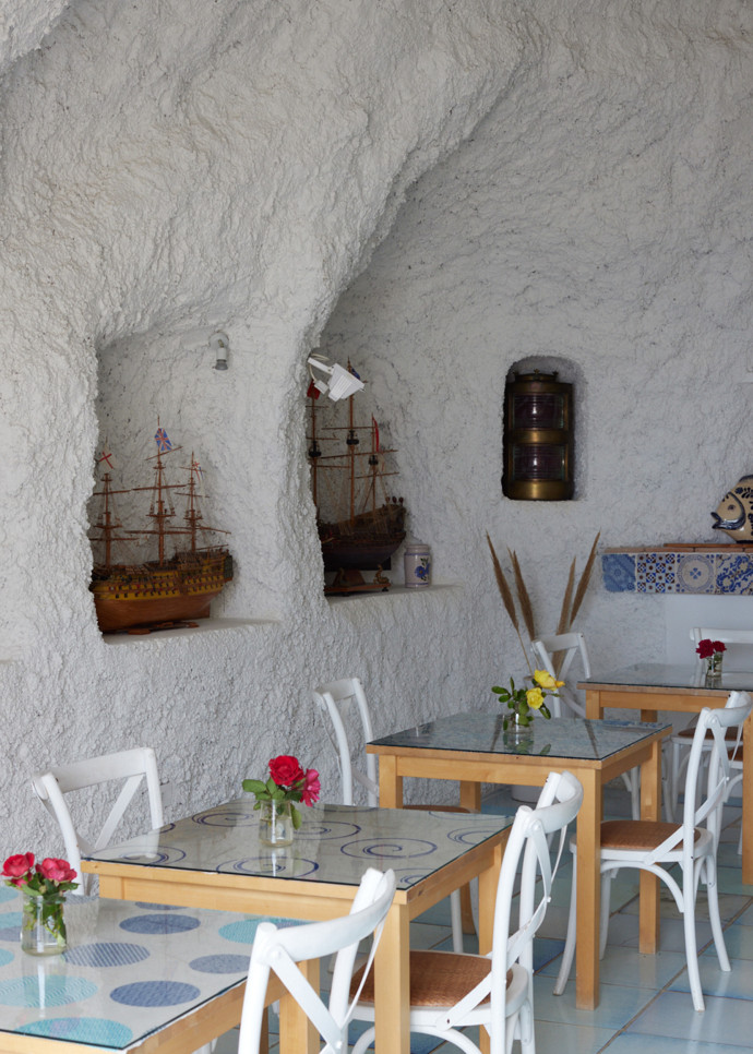Dans la salle à manger de l’hôtel Agave Ginestra.