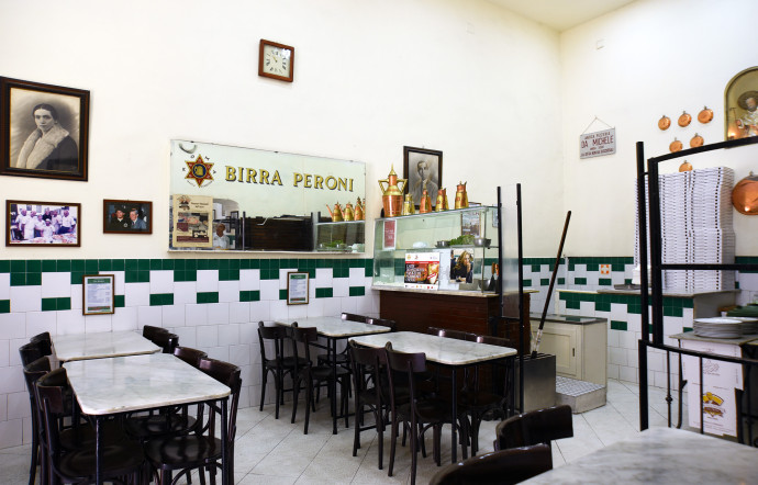 A l’image de ses pizzas, l’Antica Pizzeria da Michele offre un cadre simplissime pour déguster ses pizzas sur place.