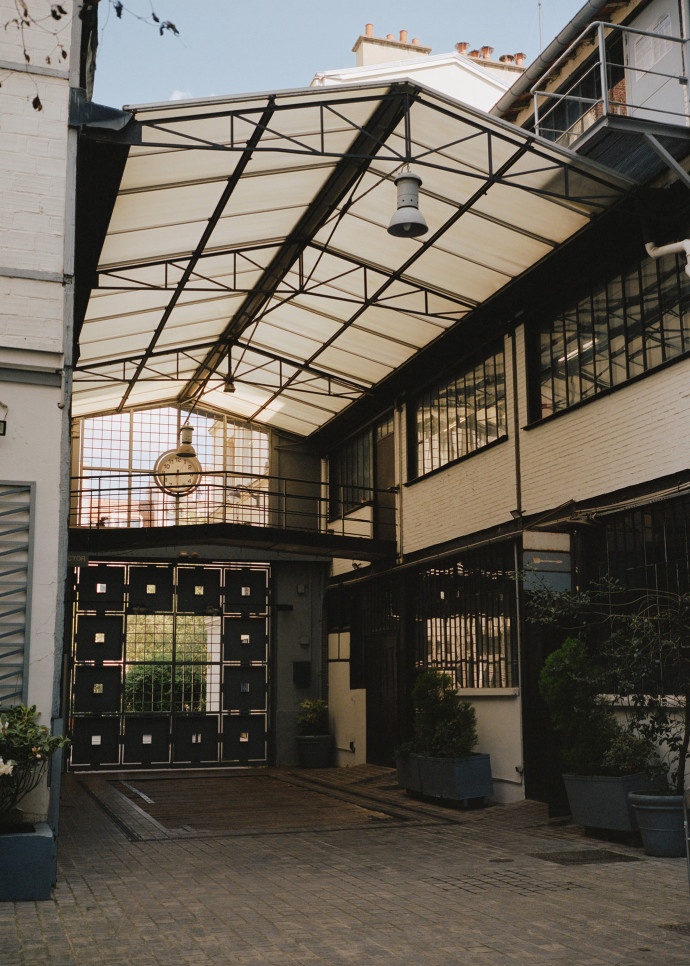 Cachée à Paris, dans le quartier de Belleville, Sprincourt est l’une des plus anciennes entreprises de mode française.