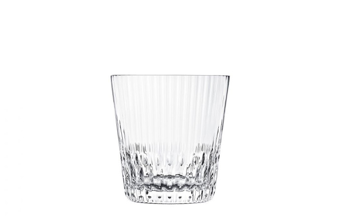 Le verre Old Fashion est légèrement plus évasé que le Tumbler.