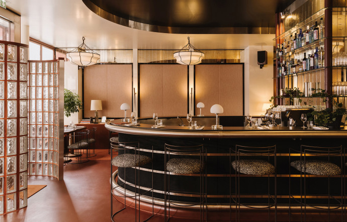 Dans son jus Art déco, la brasserie Chimère invite la gastronomie française.
