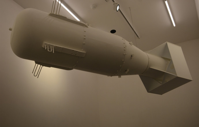 La réplique de la bombe nucléaire lancée sur Hiroshima en 1945 de Joanna Rajkowska. 