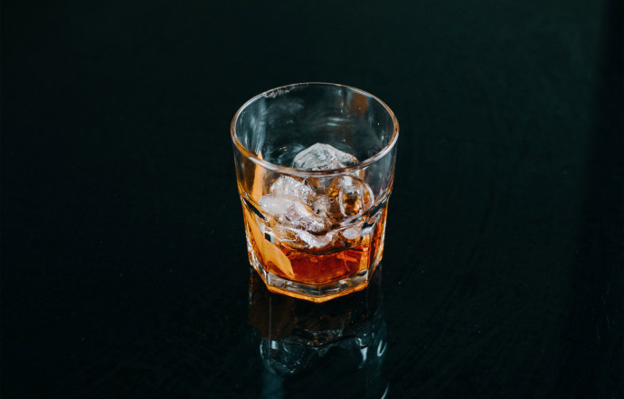 Pour célébrer les fêtes, The Good Life vous fait découvrir sa sélection de 10 bouteilles de whiskies variées et originales - The Good Life