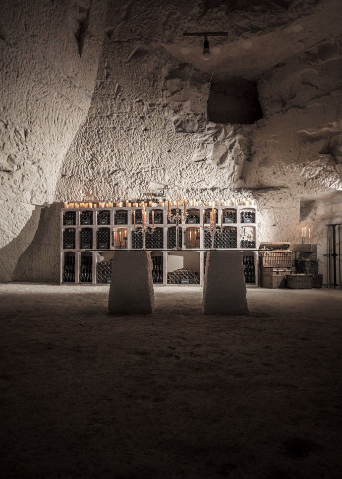 Les crayères de la maison de champagne Ruinart ont été aménagées de façon à pouvoir accueillir de véritables parcours de découverte et de dégustation.