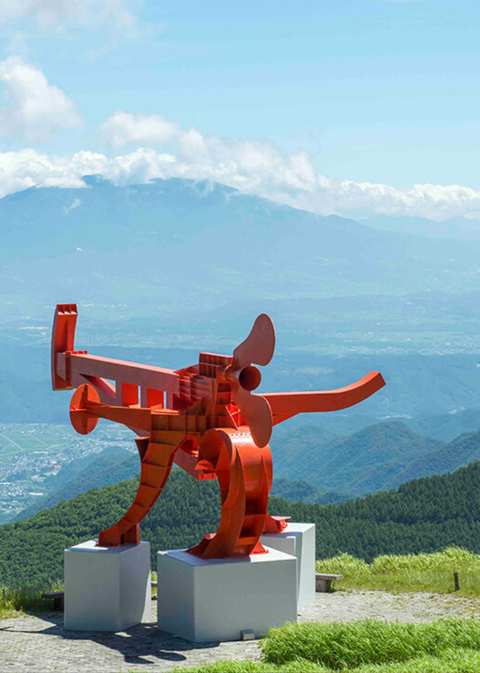 “Gun for Sparow OSAKA PUNCH ” de Bernhard Luginbühl à l’Utsukushigahara Open-Air Museum, au Japon.