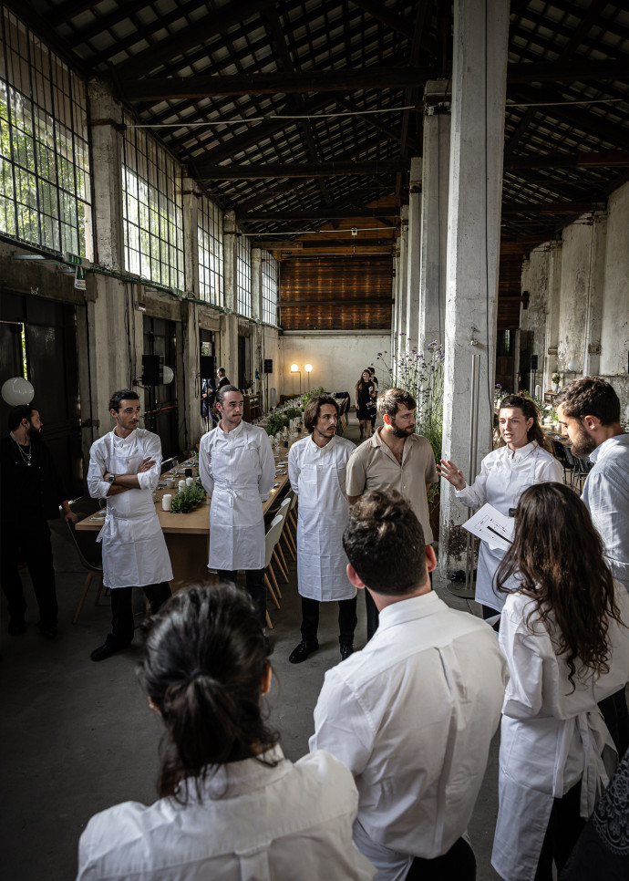 Réunion au sommet avant le pop-up We Are Ona de Milan, en Italie.