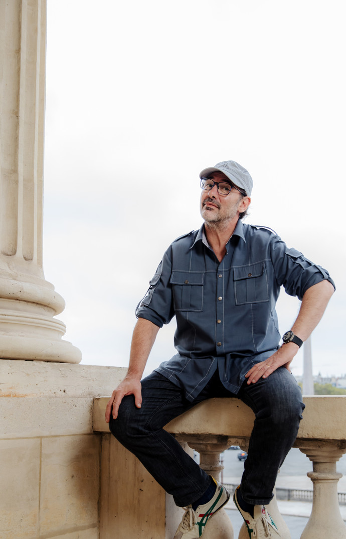 Paul Pairet prend la pose à l’hôtel de Crillon.