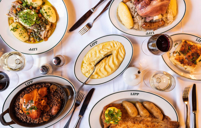 les plats sur une table a la brasserie lipp mythique a paris