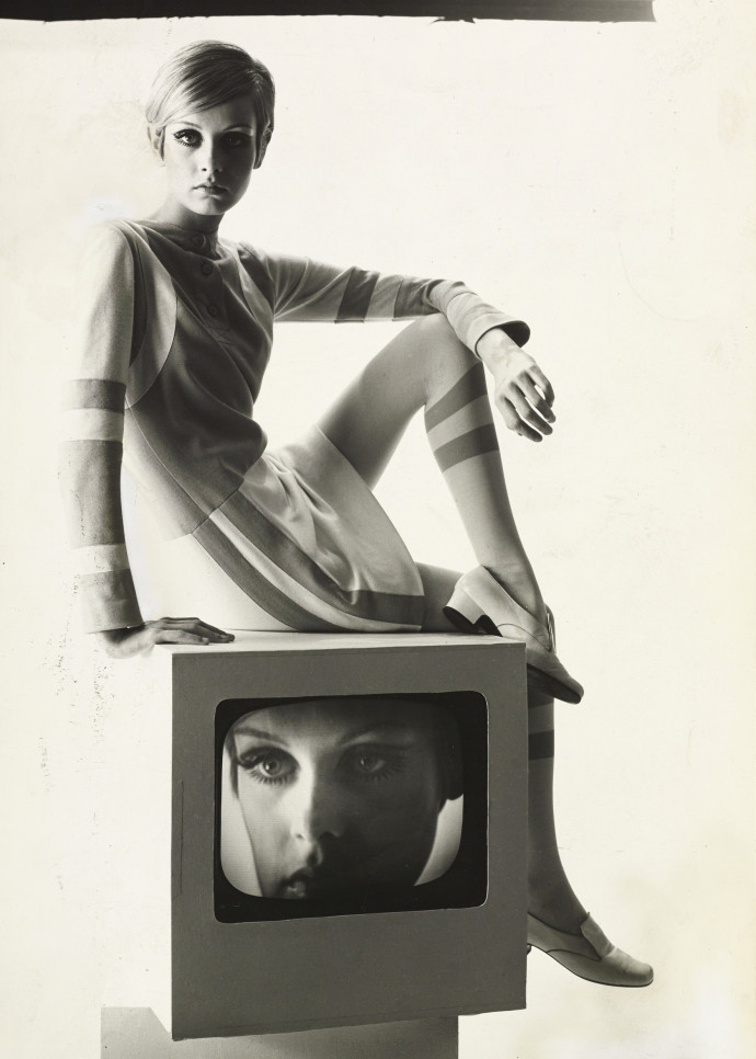 Robe Louis Féraud et chaussures François Villon, pour Vogue, 1967.