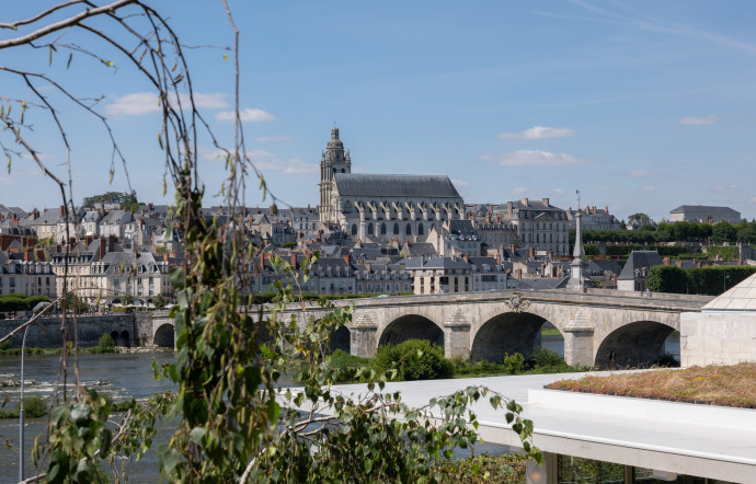 La ville de Blois et la Loire, vues de l’hôtel Fleur de Loire, ouvert en juin dernier.